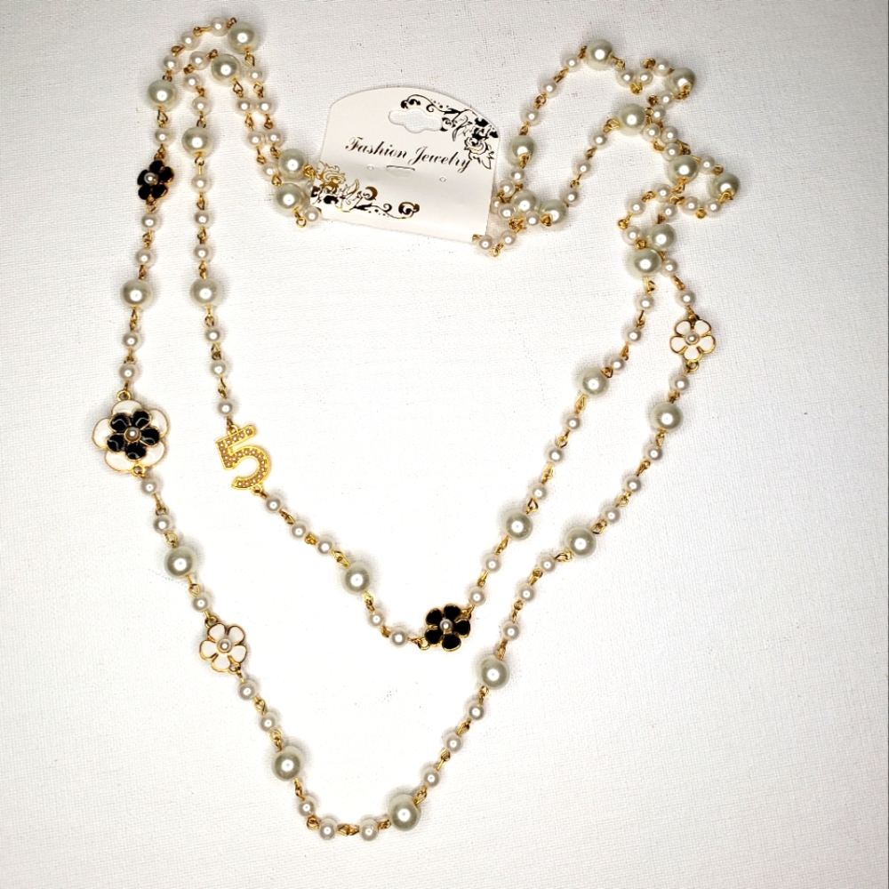 New No. 5 Dual Layer Faux Pearl Necklace NWT